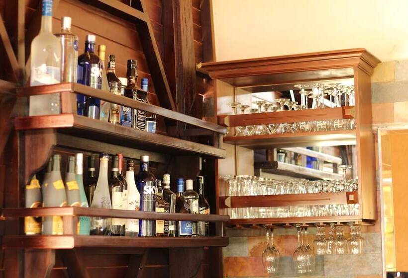 فندق Platinum Court