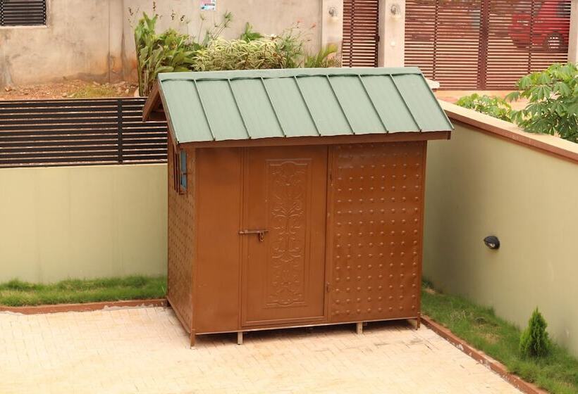 فندق Platinum Court