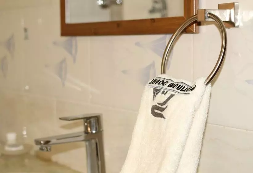 Hotelli Platinum Court