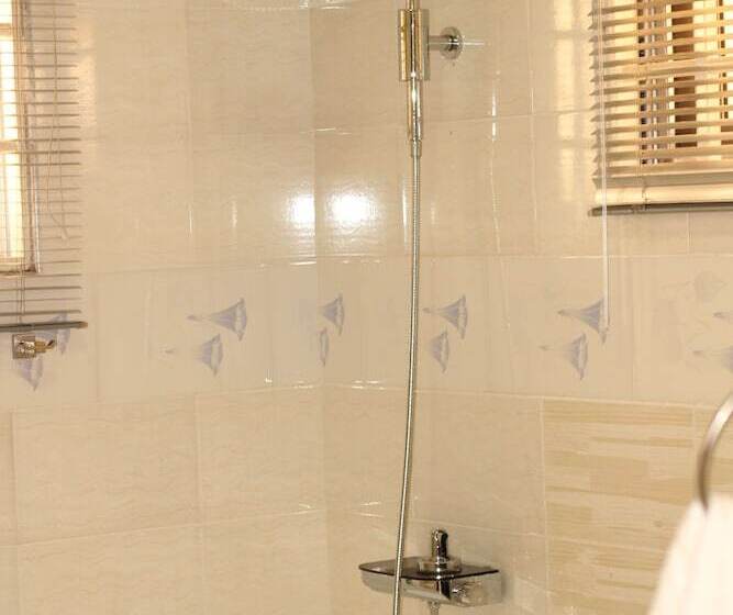 فندق Platinum Court