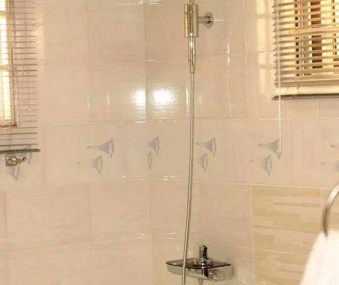 Hotelli Platinum Court