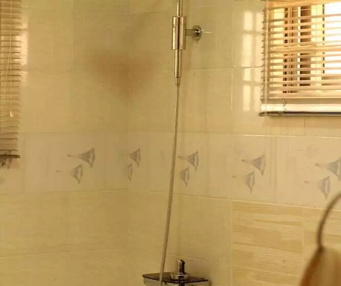 Hotelli Platinum Court