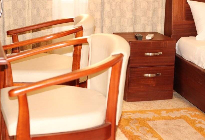 فندق Platinum Court