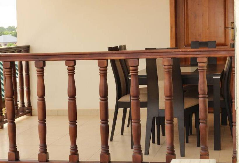 فندق Platinum Court