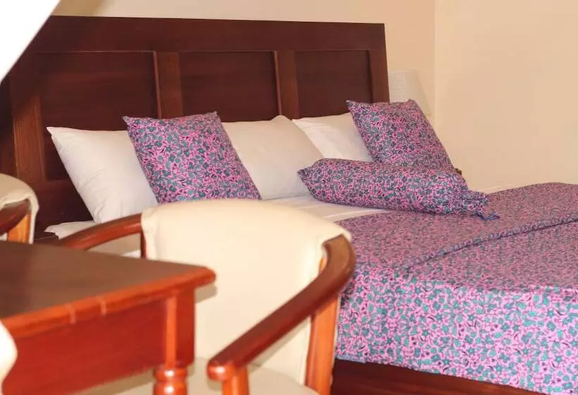 Hotelli Platinum Court