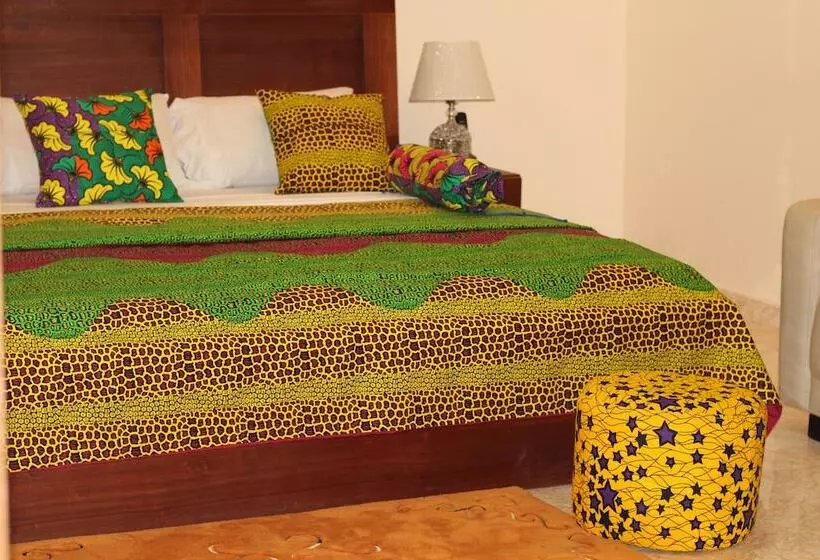 Hotelli Platinum Court