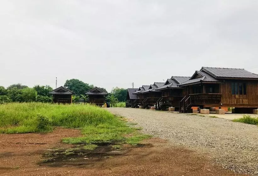 Hotelli We Care Resort