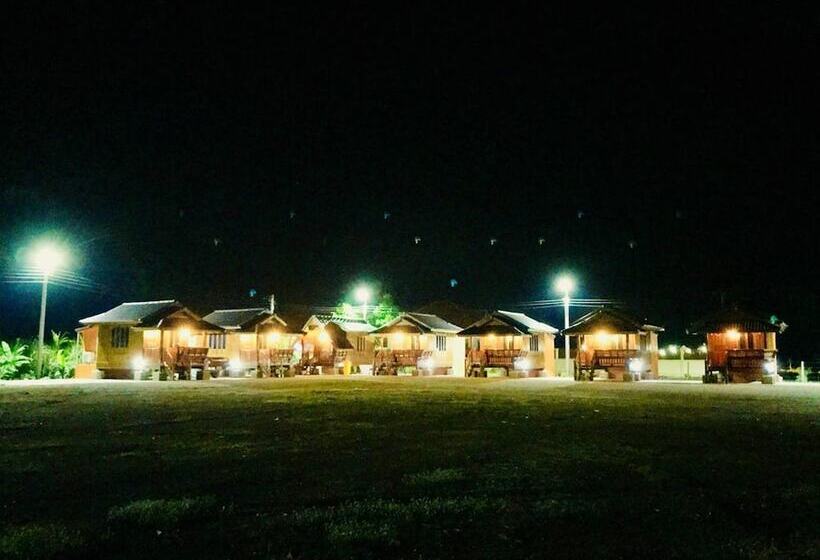 בית מלון כפרי We Care Resort