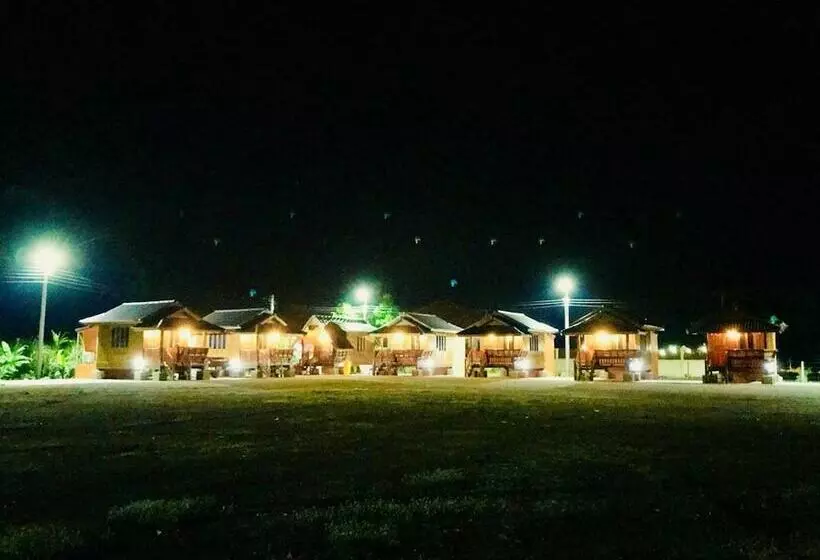 Hotelli We Care Resort