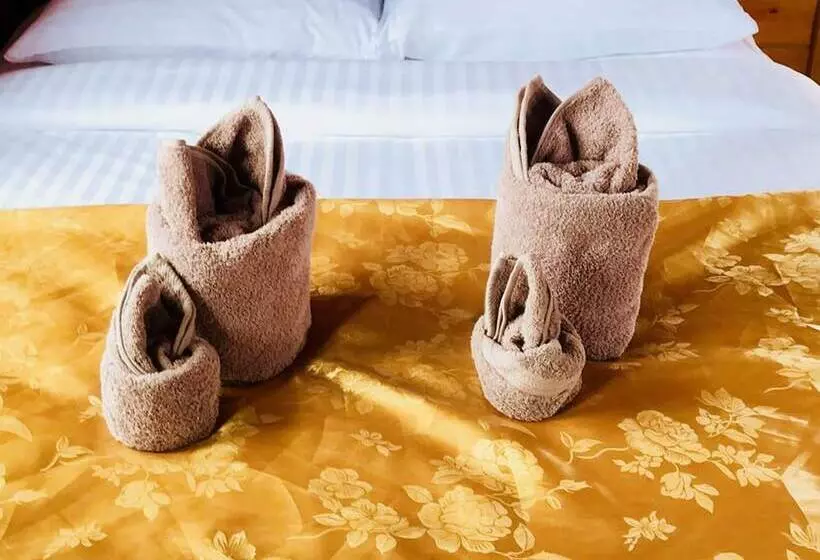 Hotelli We Care Resort