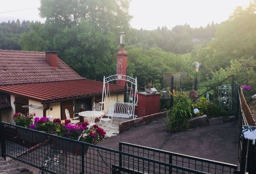 La Ferme De Là Haut B&b