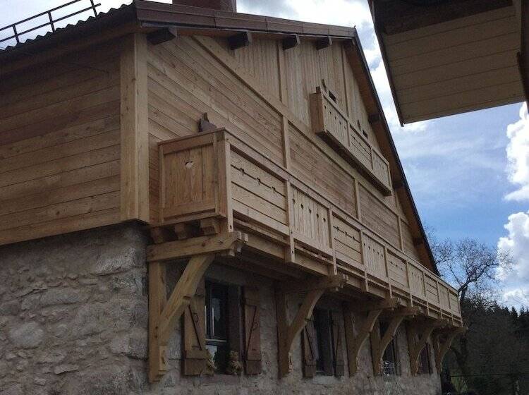 La Ferme De Là Haut B&b