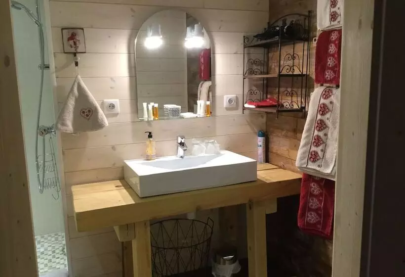 La Ferme De Là Haut B&b