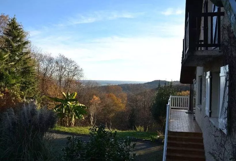 Majatalo En Plein Coeur De La Forêt