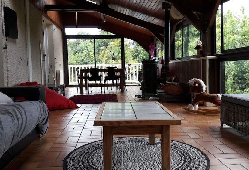 펜션 En Plein Coeur De La Forêt