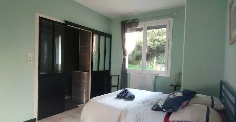 Majatalo En Plein Coeur De La Forêt