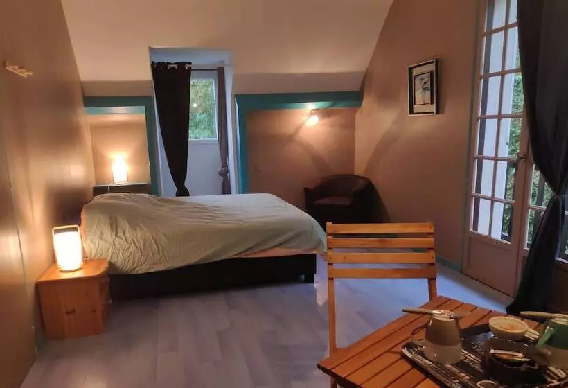 Majatalo En Plein Coeur De La Forêt