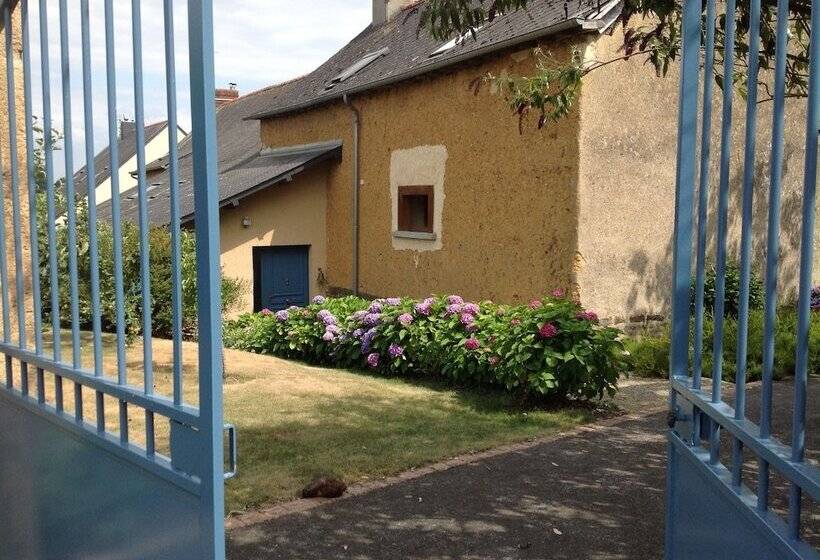 膳宿费 La Peuterne