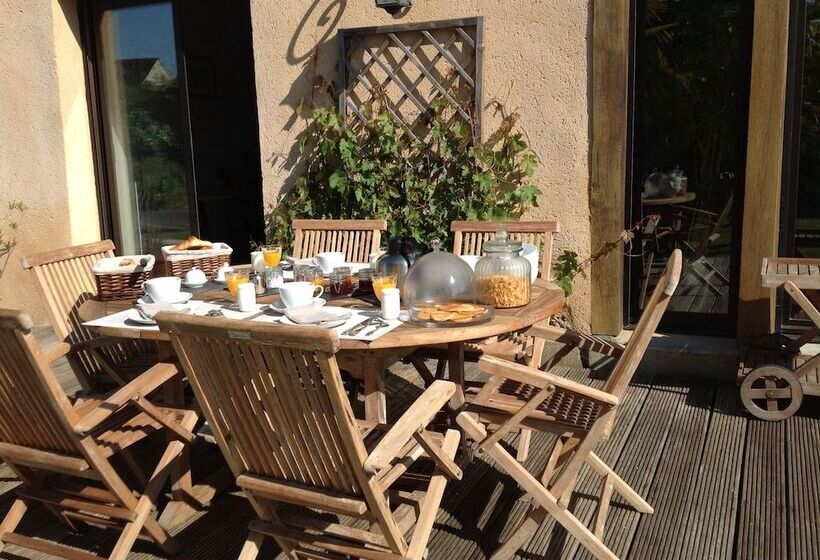 膳宿费 La Peuterne