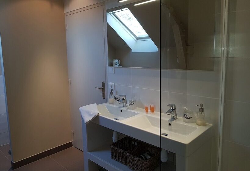 膳宿费 La Peuterne