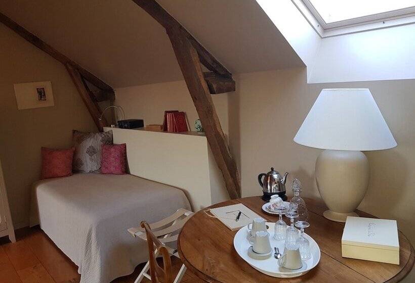 膳宿费 La Peuterne