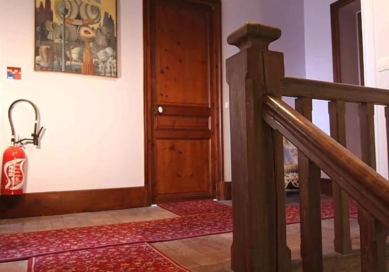 بنسيون Les Tourelles De Thun