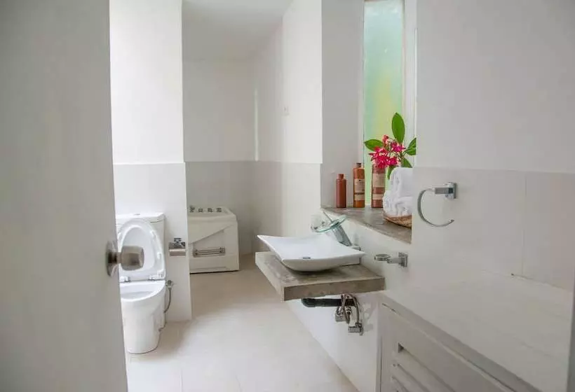 ペンション The Fern Cove Colombo