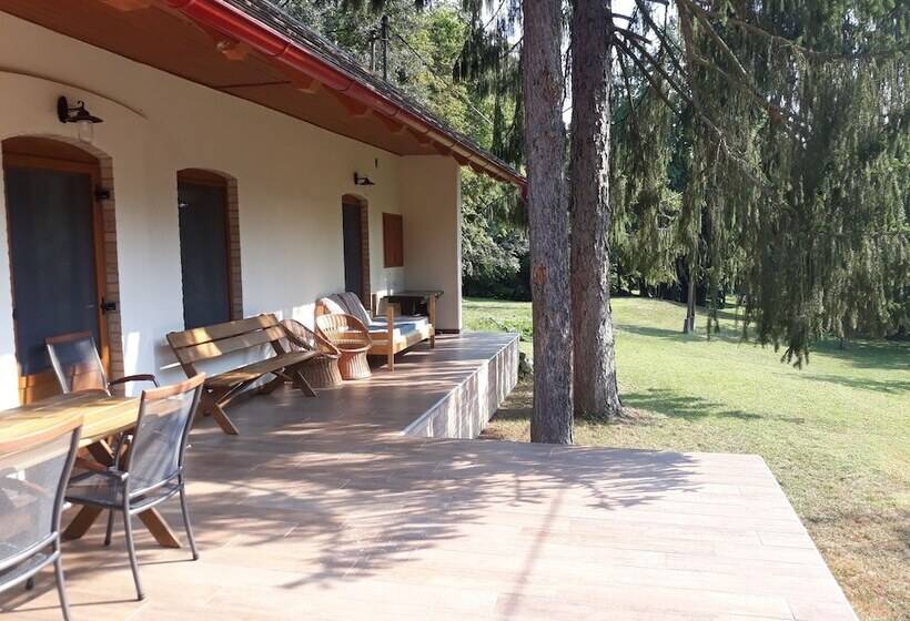 Пансион Vörös Cser Vendégház