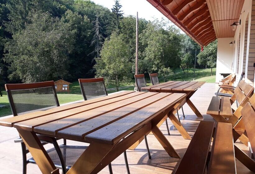 Пансион Vörös Cser Vendégház