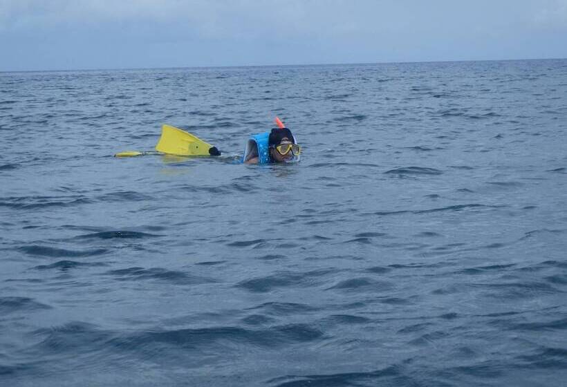住宿加早餐 Cemara Beachfront Suite