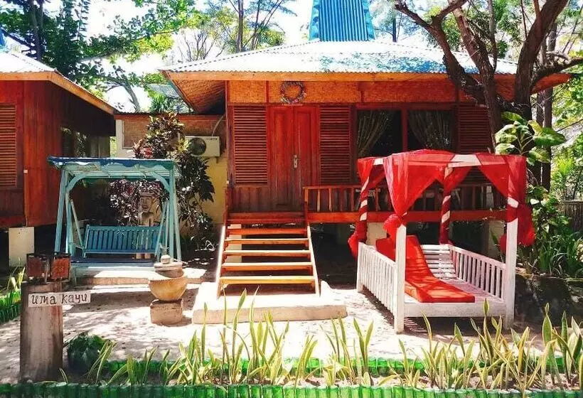 Aamiaismajoitus (B&B) Cemara Beachfront Suite