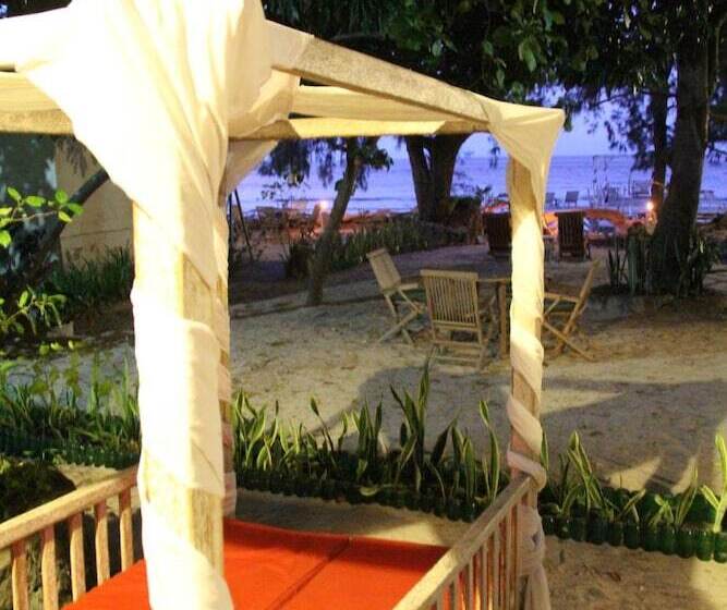 住宿加早餐 Cemara Beachfront Suite