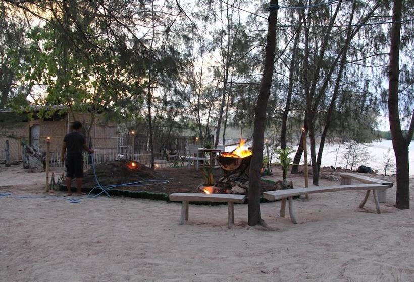 住宿加早餐 Cemara Beachfront Suite