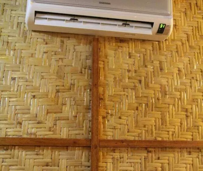 Aamiaismajoitus (B&B) Cemara Beachfront Suite