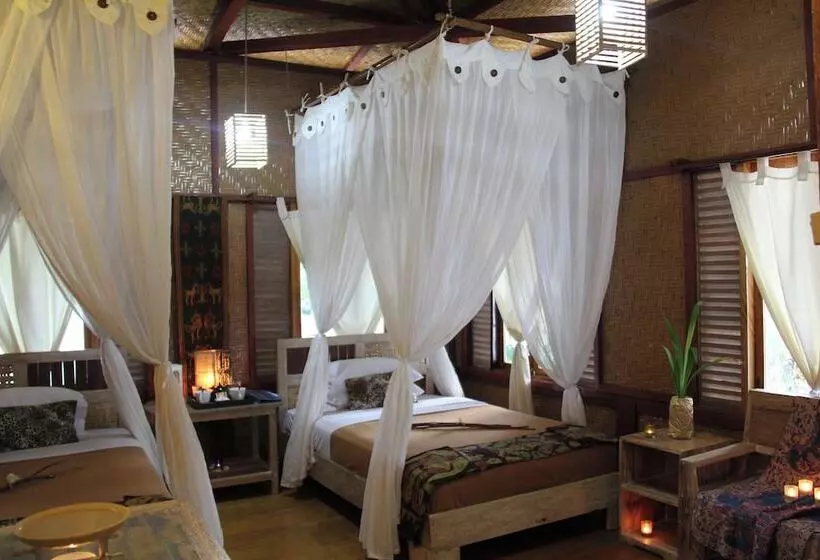 Aamiaismajoitus (B&B) Cemara Beachfront Suite