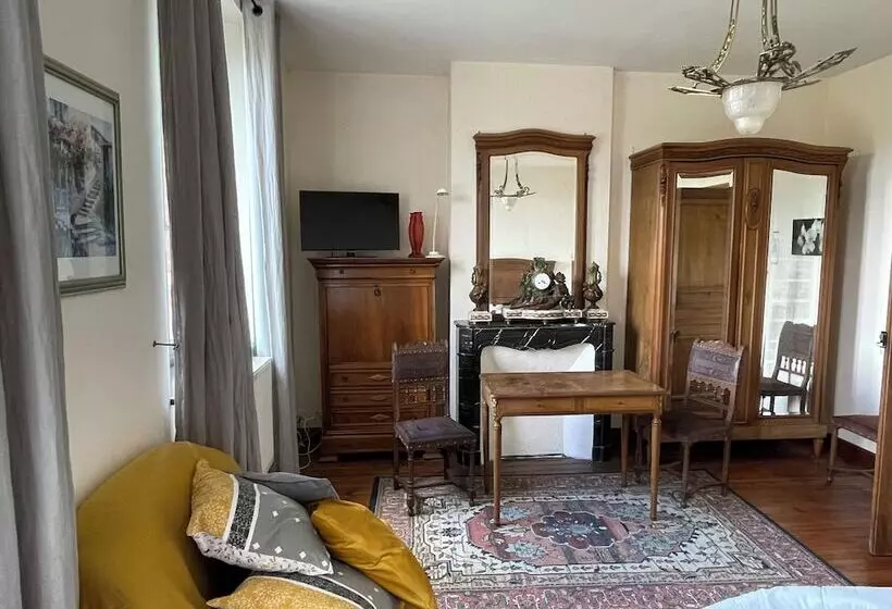 Aamiaismajoitus (B&B) Chambres D’hôtes D Origny En Thierache