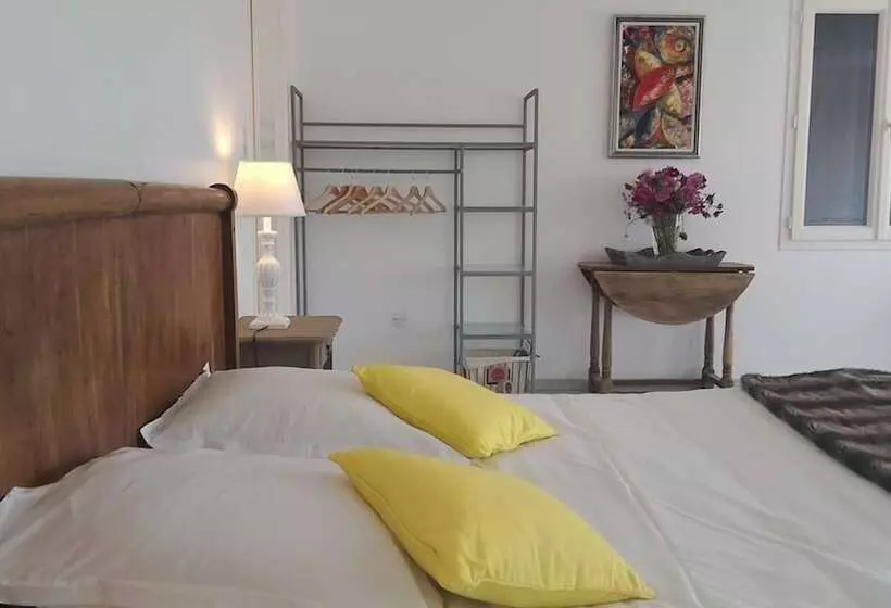 Aamiaismajoitus (B&B) Les Chambres De La Nouvelle Aliénor