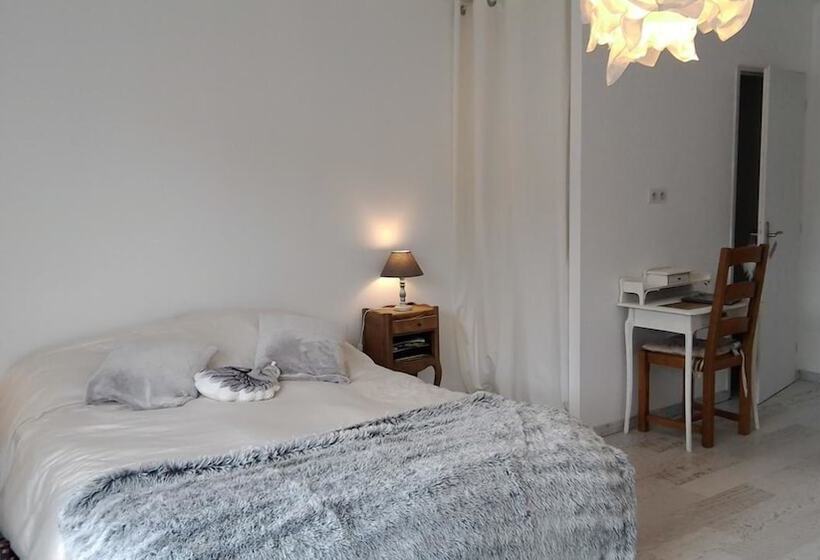 צימר Les Chambres De La Nouvelle Aliénor