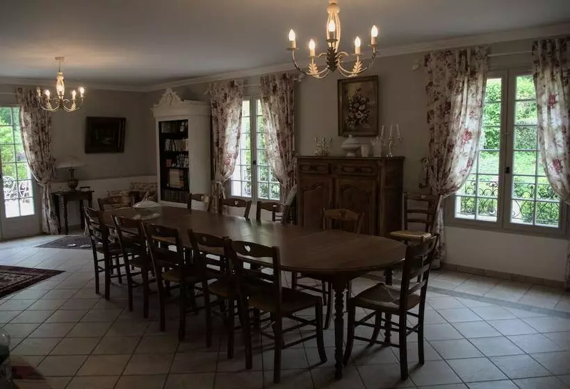 ベッドアンドブレックファースト Les Corettes