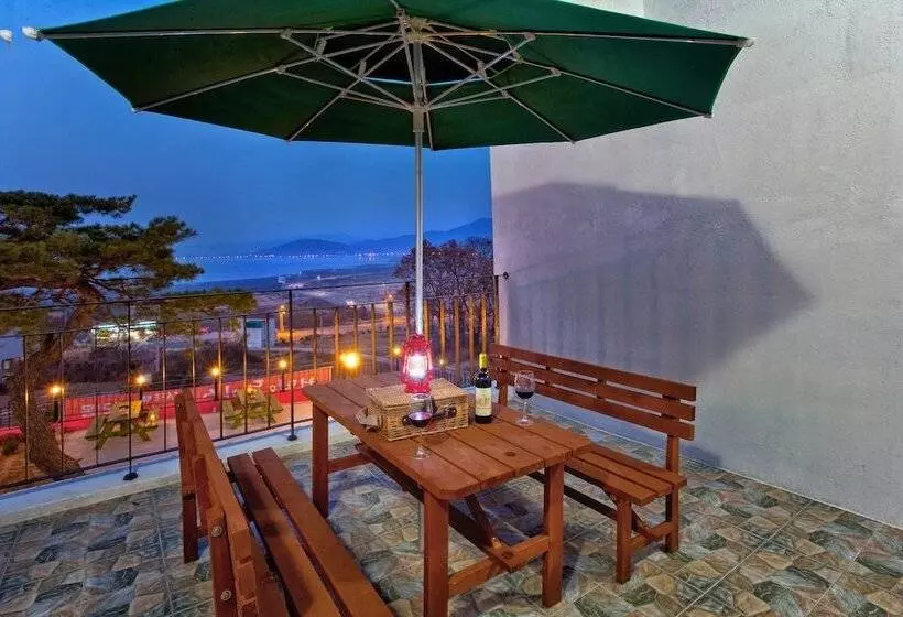 Naerimong Beach Pension