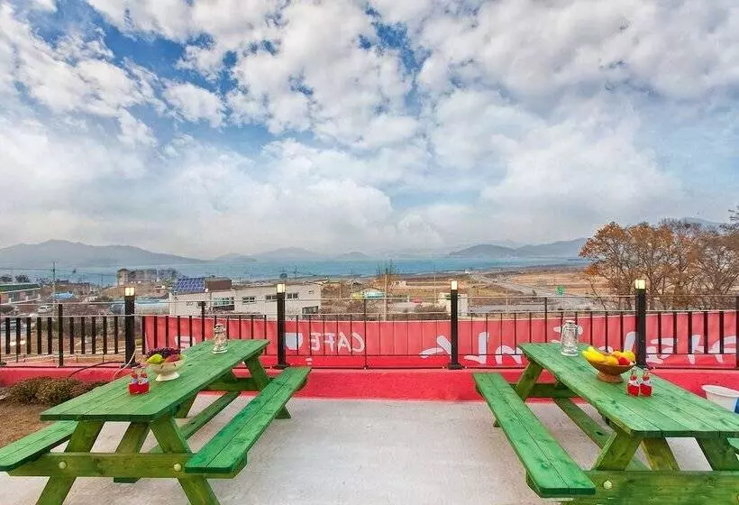 Naerimong Beach Pension