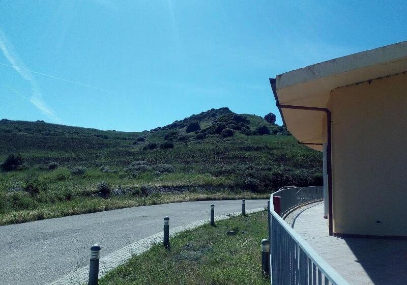 פונדק Bena E Traes