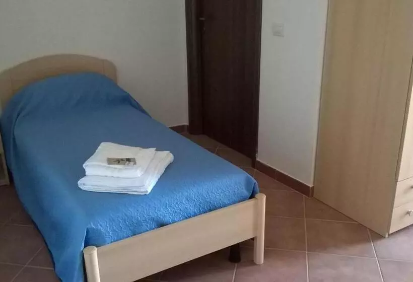 簡易ホテル Bena E Traes