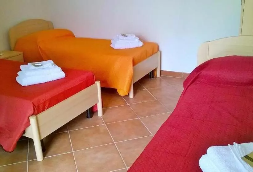 簡易ホテル Bena E Traes