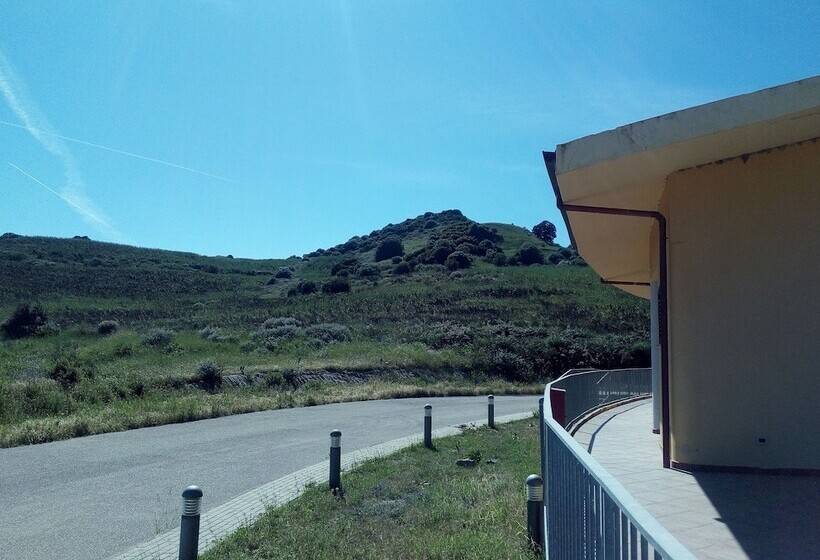 פונדק Bena E Traes