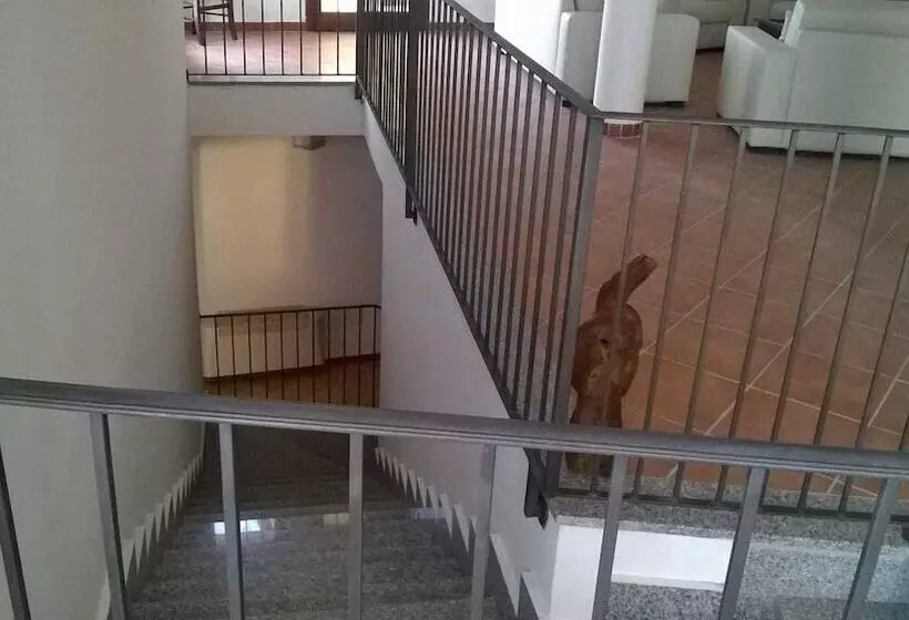 簡易ホテル Bena E Traes