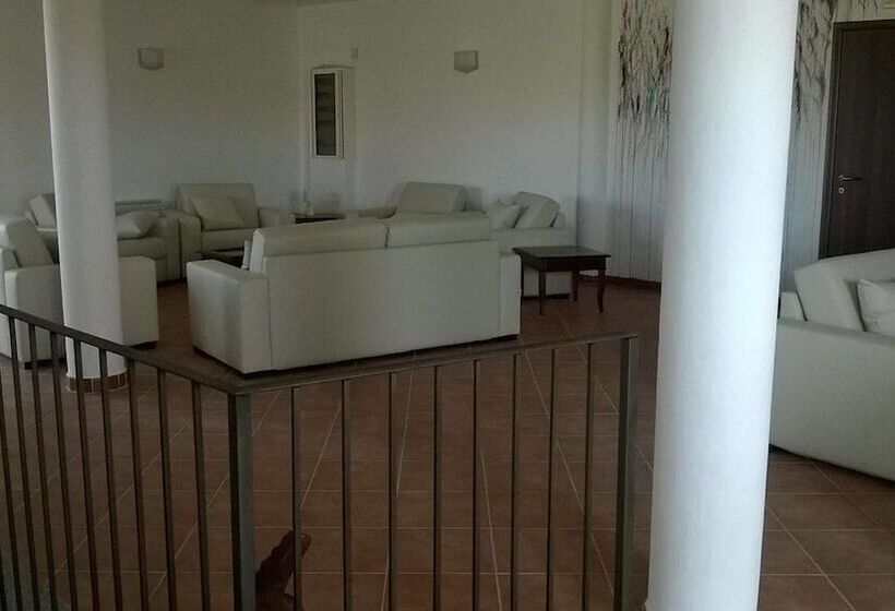 פונדק Bena E Traes