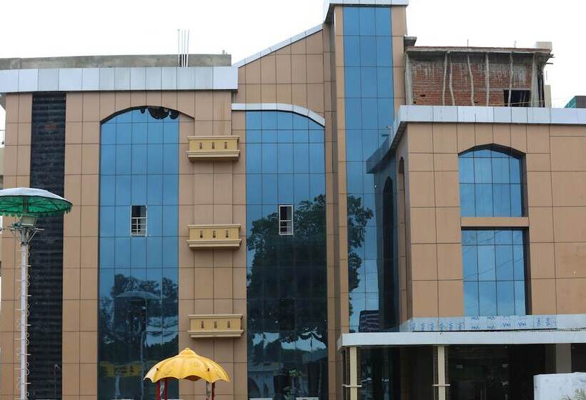 בית מלון כפרי Akshat Residency