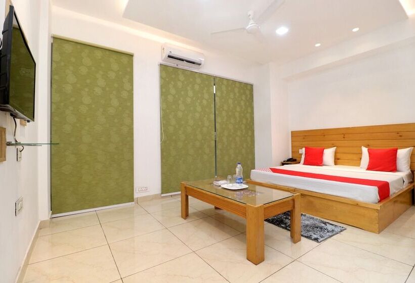 호텔 R K Grand By Oyo Rooms