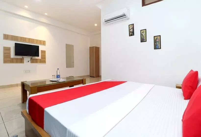 ホテル R K Grand By Oyo Rooms
